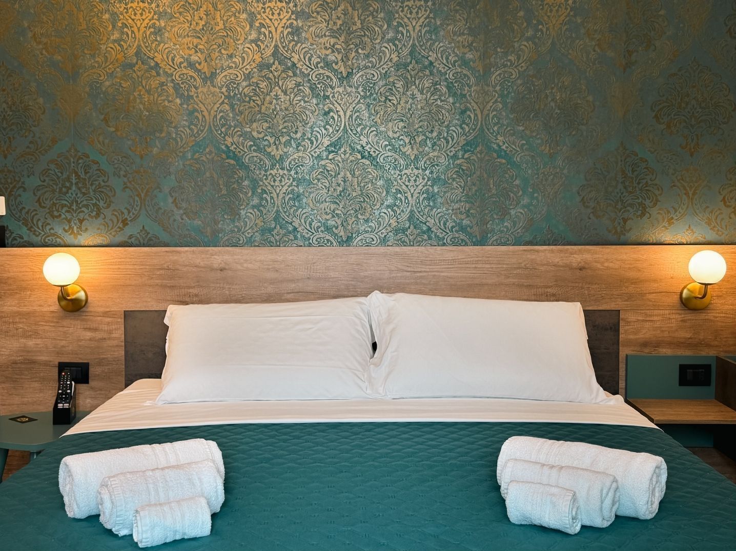 Luxury Double Room, Balcony, Sea View (il molo di levante) | Premium bedding, memory-foam beds, in-room safe, individually furnished