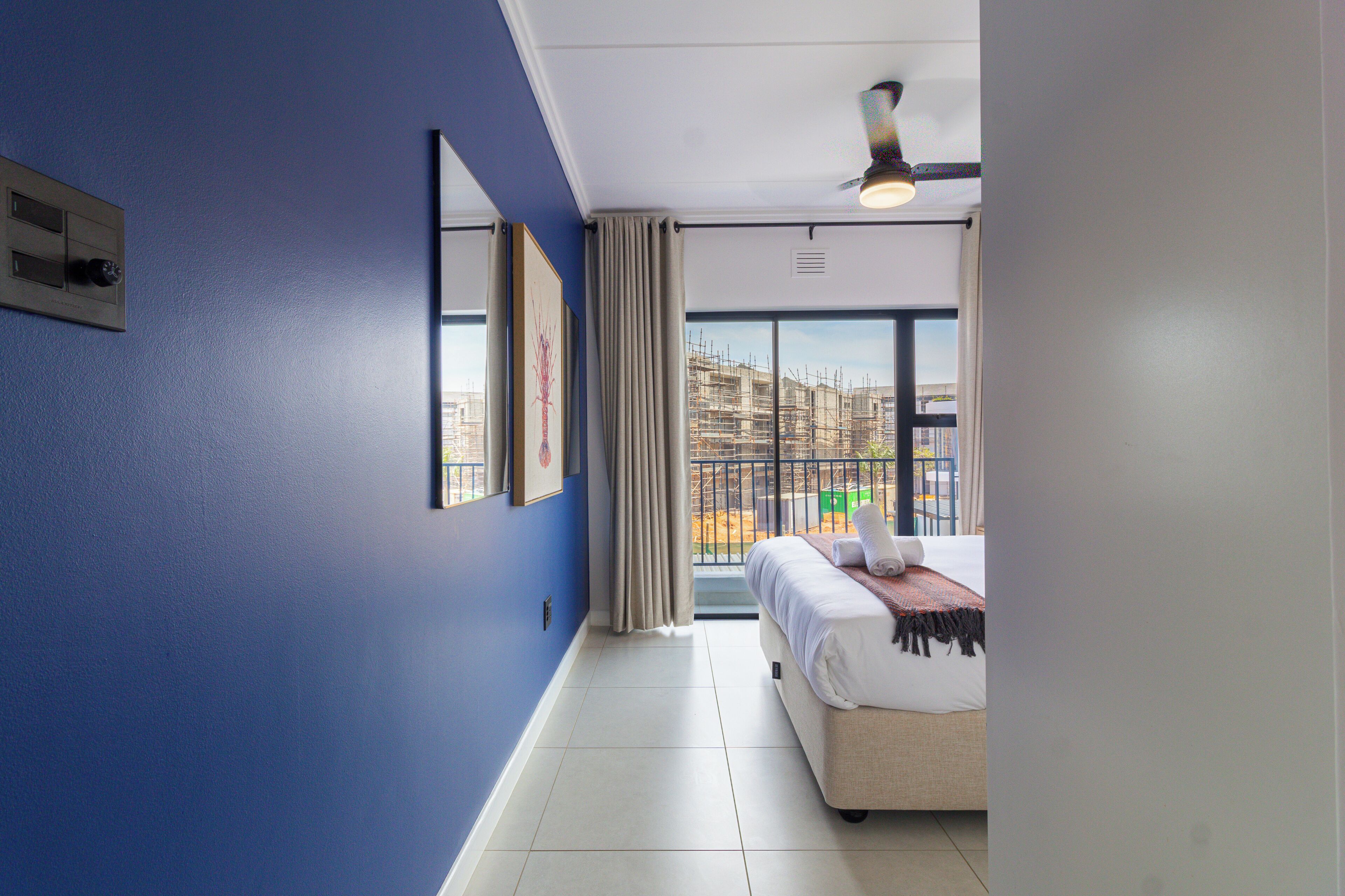 Departamento de lujo, 3 habitaciones, balcón | Tabla de planchar con plancha, wifi gratis y decoración personalizada 