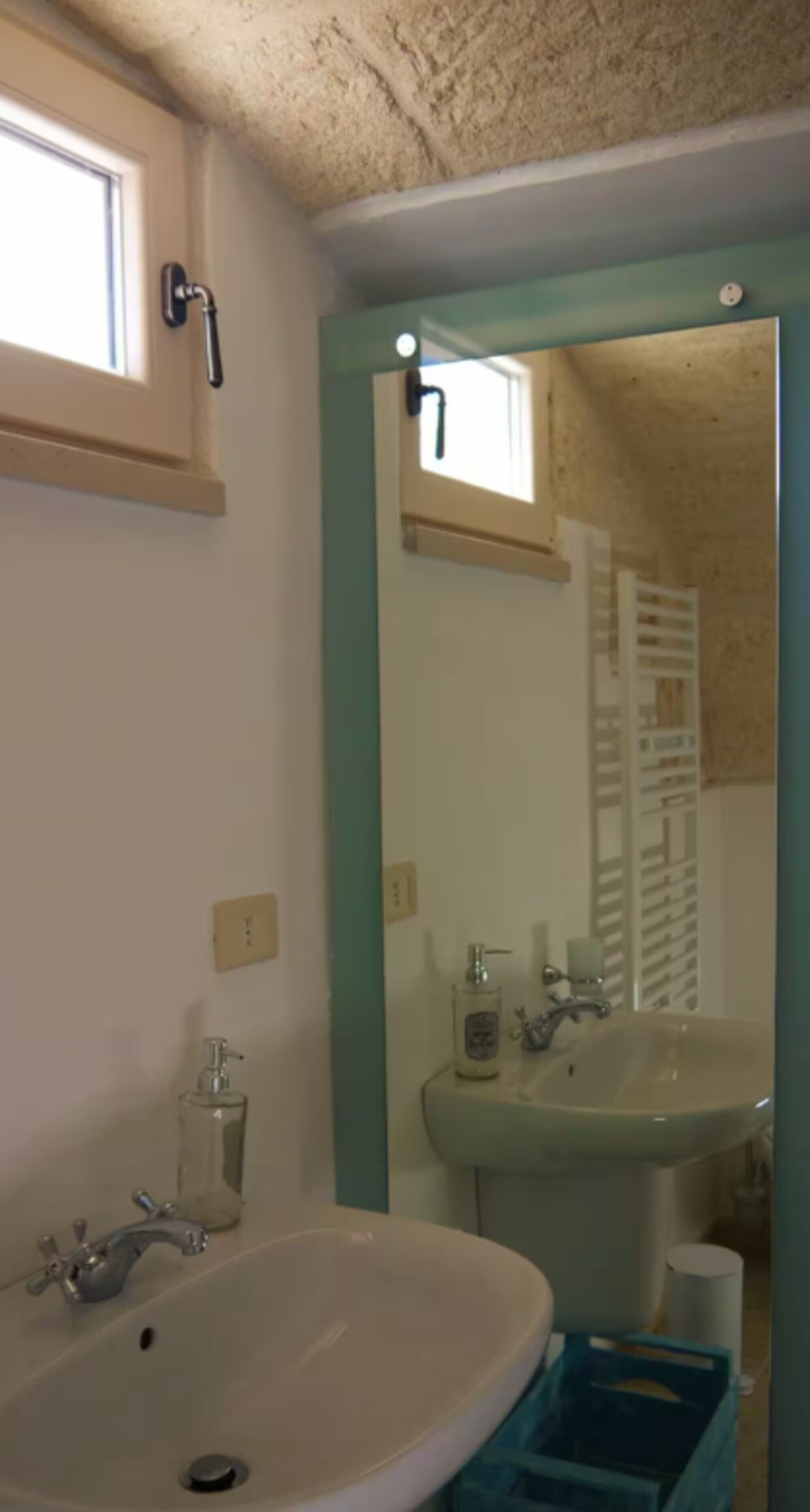 Een douche, een haardroger, handdoeken
