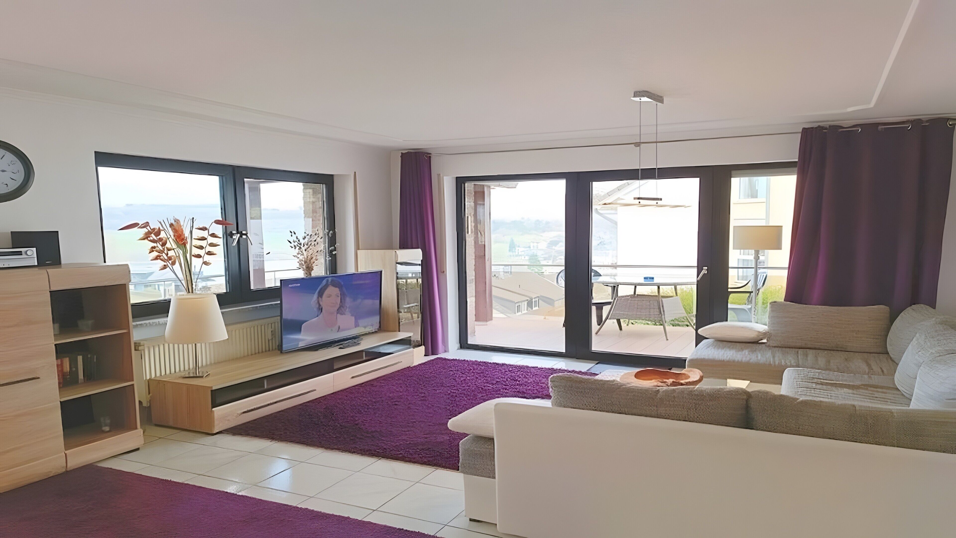 Fernseher, Kamin, DVD-Player, Stereoanlage
