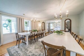 Dining - Private Suite w/ Kitchen in Boutique Inn + Hot Tub (Altavista)