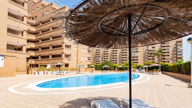 Pool - Apartment 'Frontal Jardines Del Mar 2' with Sea View, Wi-Fi and Air Conditioning (Torre de la Sal)