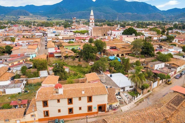 En el sitio,Alrededores,Fachada / Terraza,Pátio,Ubicación,Vista (de la propiedad / habitación)