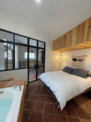 Iron/ironing board, travel cot, free WiFi, bed sheets - Beautiful house with great style, design and comfort (Mazamitla)