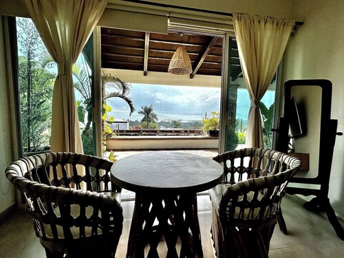 Private Heated  Pool - Lake View House - Golf Club