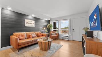 Condo, 2 Bedrooms | Living area
