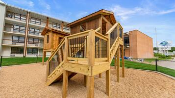 Condo, 2 Bedrooms | Exterior