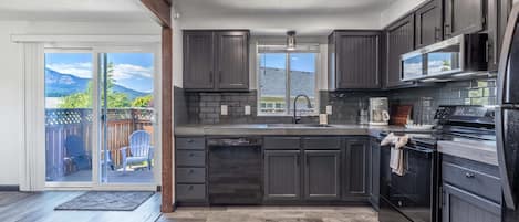 Casa, 3 habitaciones | Cocina privada | Refrigerador, horno, cafetera y tetera y tostadora