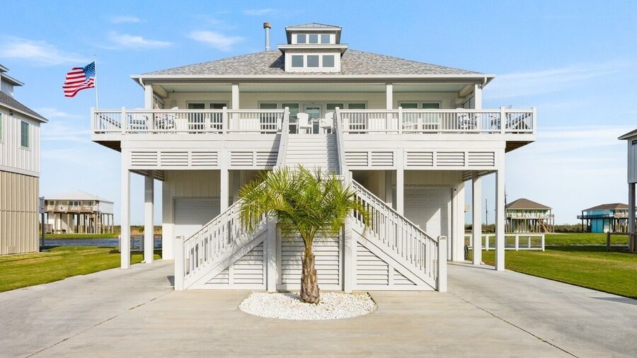 Wave On Wave 4 Bedroom Home