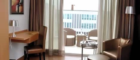 Quarto casal luxo, vista para a cidade | Wi-Fi de cortesia