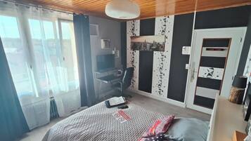 5 bedrooms, WiFi, bed sheets
