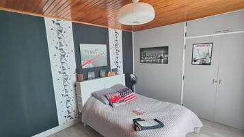 5 bedrooms, WiFi, bed sheets