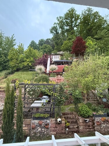 Our small chalet in the heart of the Palatinate Forest. Relaxation, hiking, romance.