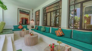 Khu tiếp khách ở sảnh