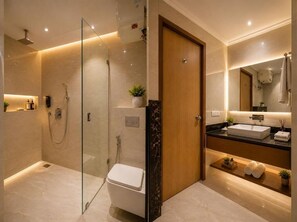 Buồng tắm vòi sen, đồ dùng nhà tắm miễn phí, khăn tắm, xà phòng 