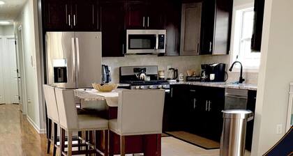 Modern 3BR Home Near NYC, Newark Airport & MetLife Stadium