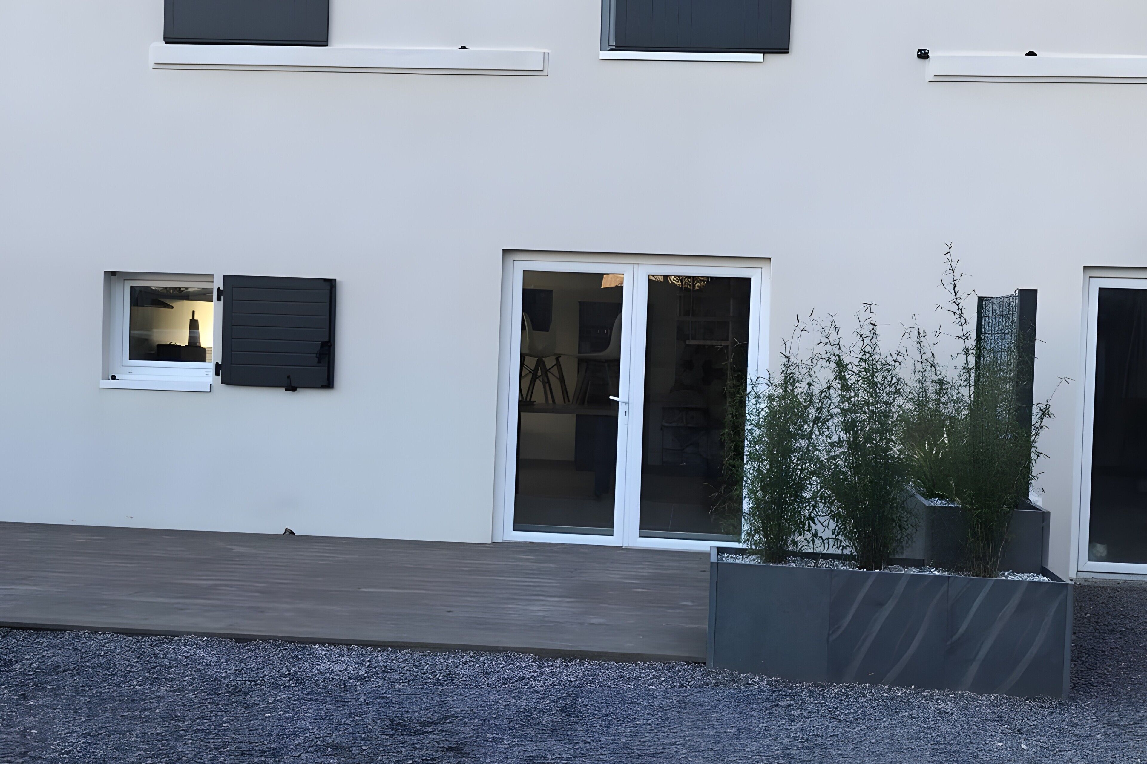 外観の詳細. Welcome to Our Warm and Friendly Holiday Home!