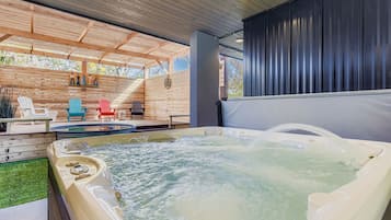 Bain à remous extérieur