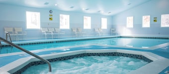 Spacious 2 bdrm, 2 Bath, 1500 Sq Ft. Many onsite amenities with Golf/Skiing near by!