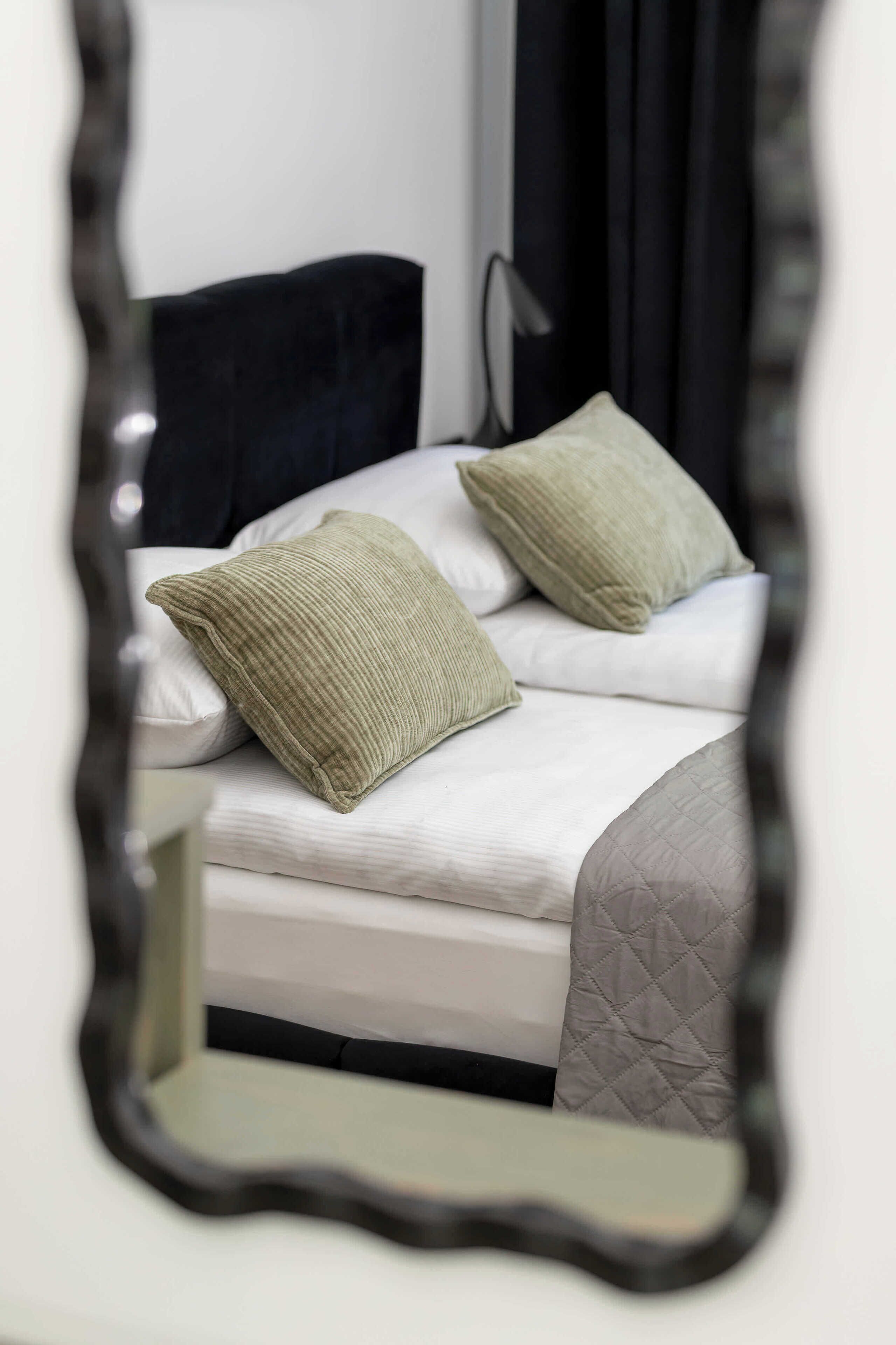 Iron/ironing board, travel crib, WiFi, bed sheets