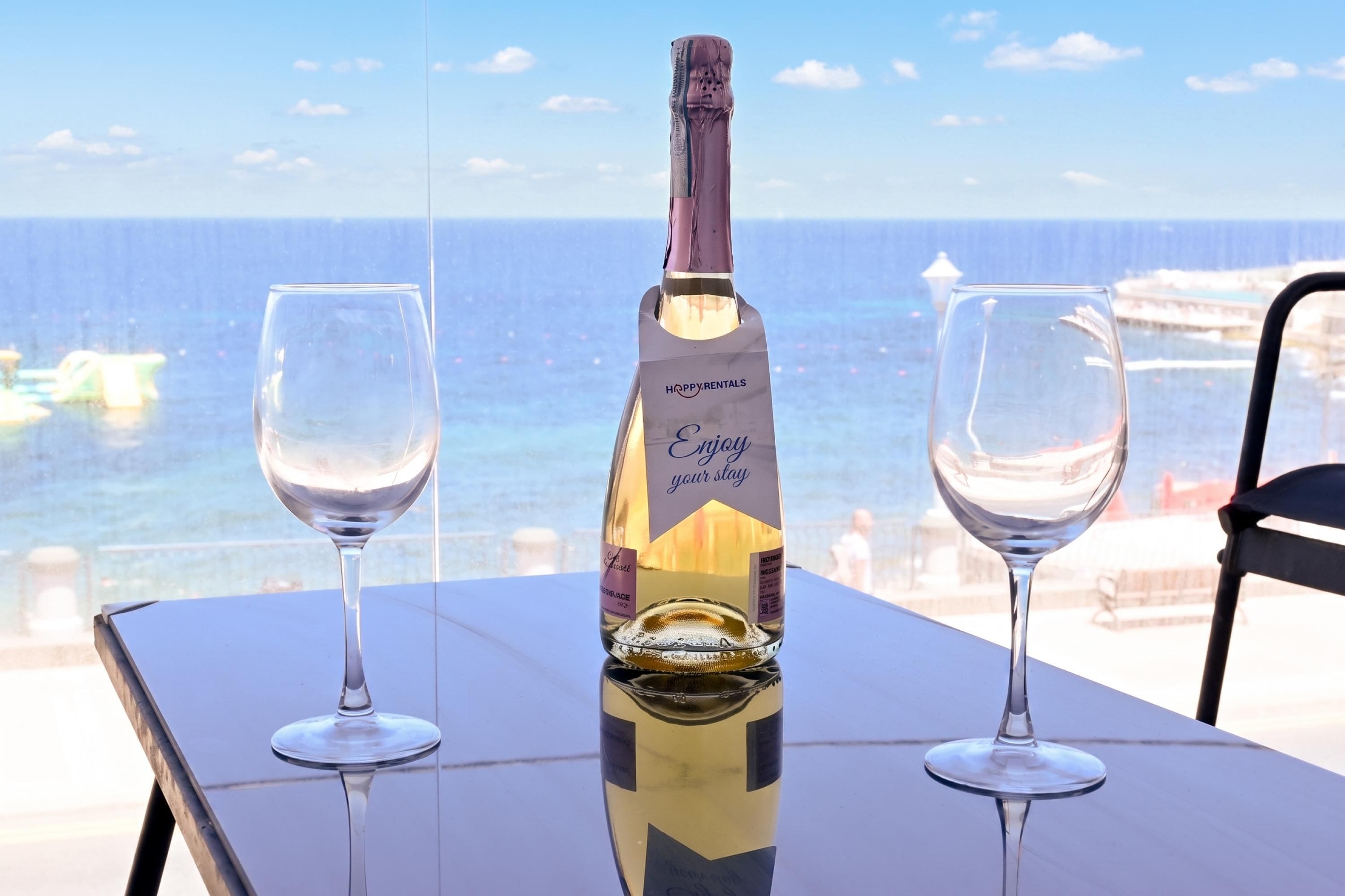 Family Apartment, 3 Bedrooms, 2 Bathrooms, Sea Facing (Exceptional Sea View Apart St Paul's) | Outdoor dining