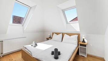 Skrivebord, wi-fi og sengetøy