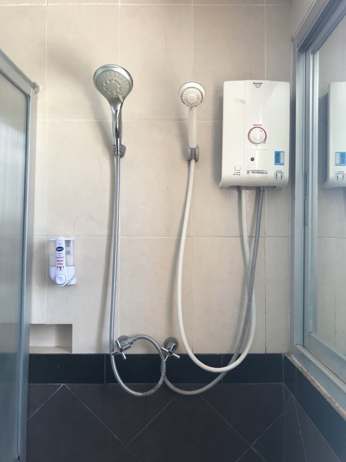 Superior Twin Room, 2 Twin Beds, Non Smoking, Balcony | Bathroom | Free toiletries, soap, shampoo, toilet paper