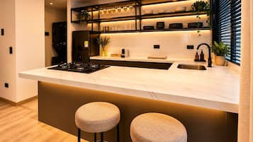Apartment, 2 Bedrooms | Private kitchen