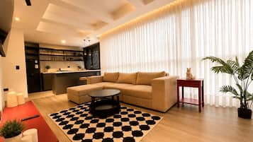 Blackout drapes, WiFi (free), bed sheets