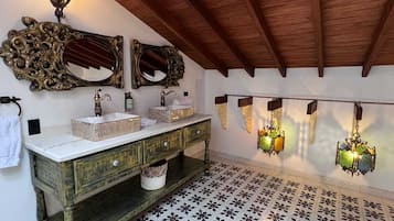 Family Room | Bathroom