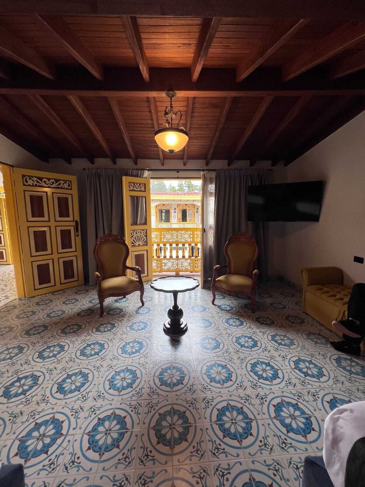 Family Room | Free WiFi