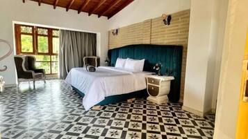 Suite, vista montagna | Wi-Fi gratuito