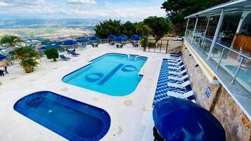 Piscina a l'aire lliure