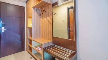 Superior Double Room | Meja, Wi-fi percuma, cadar katil
