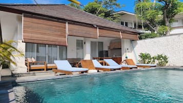 Vila | Piscina particular