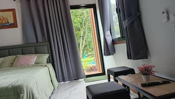 Vila standard, vista para o jardim | Vista do quarto