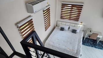 Villa | Desk, free WiFi, bed sheets