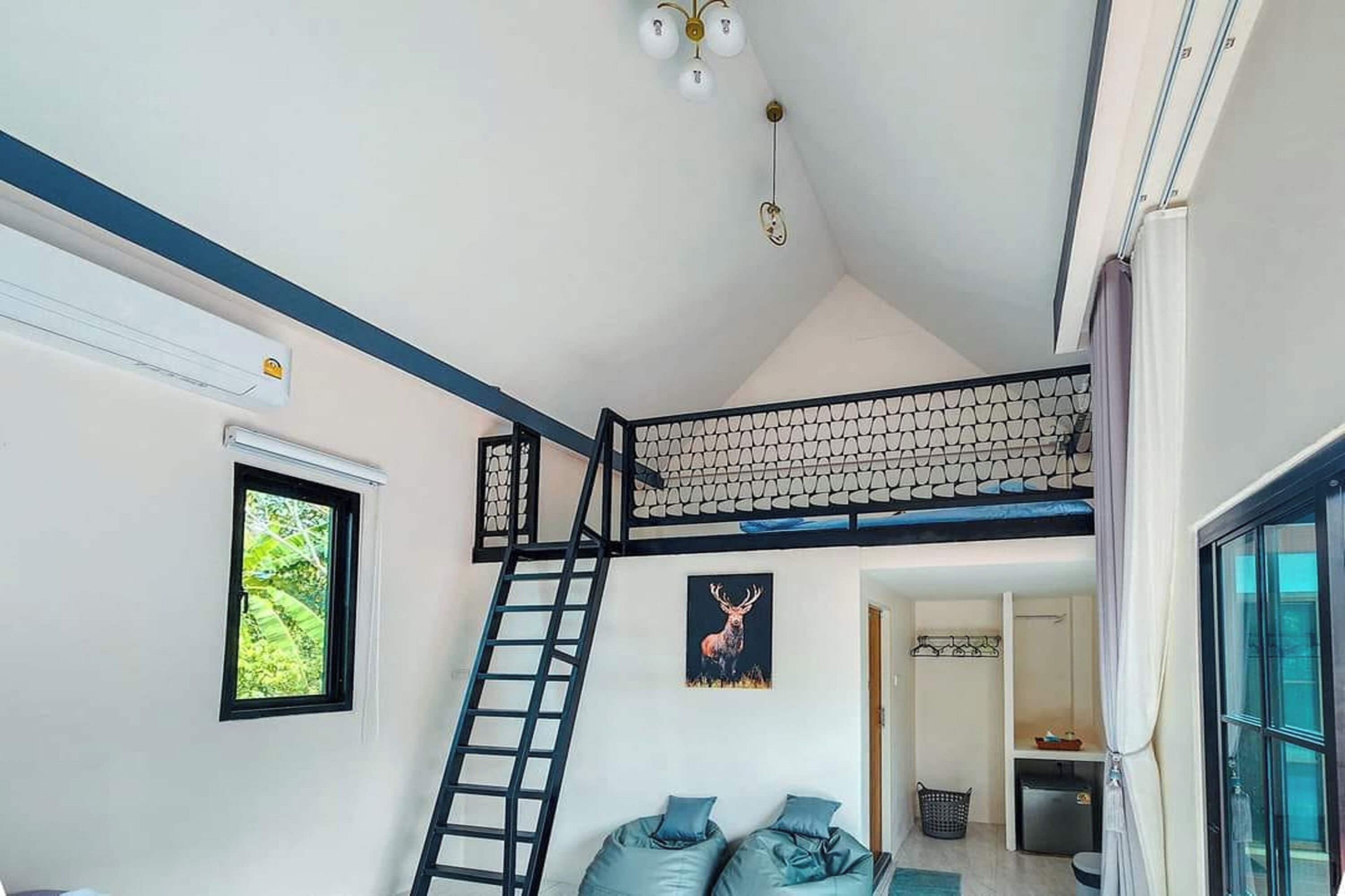 Villa | Desk, free WiFi, bed sheets