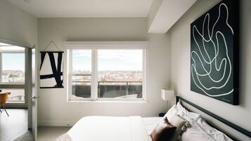 Iron/ironing board, free WiFi, bed sheets