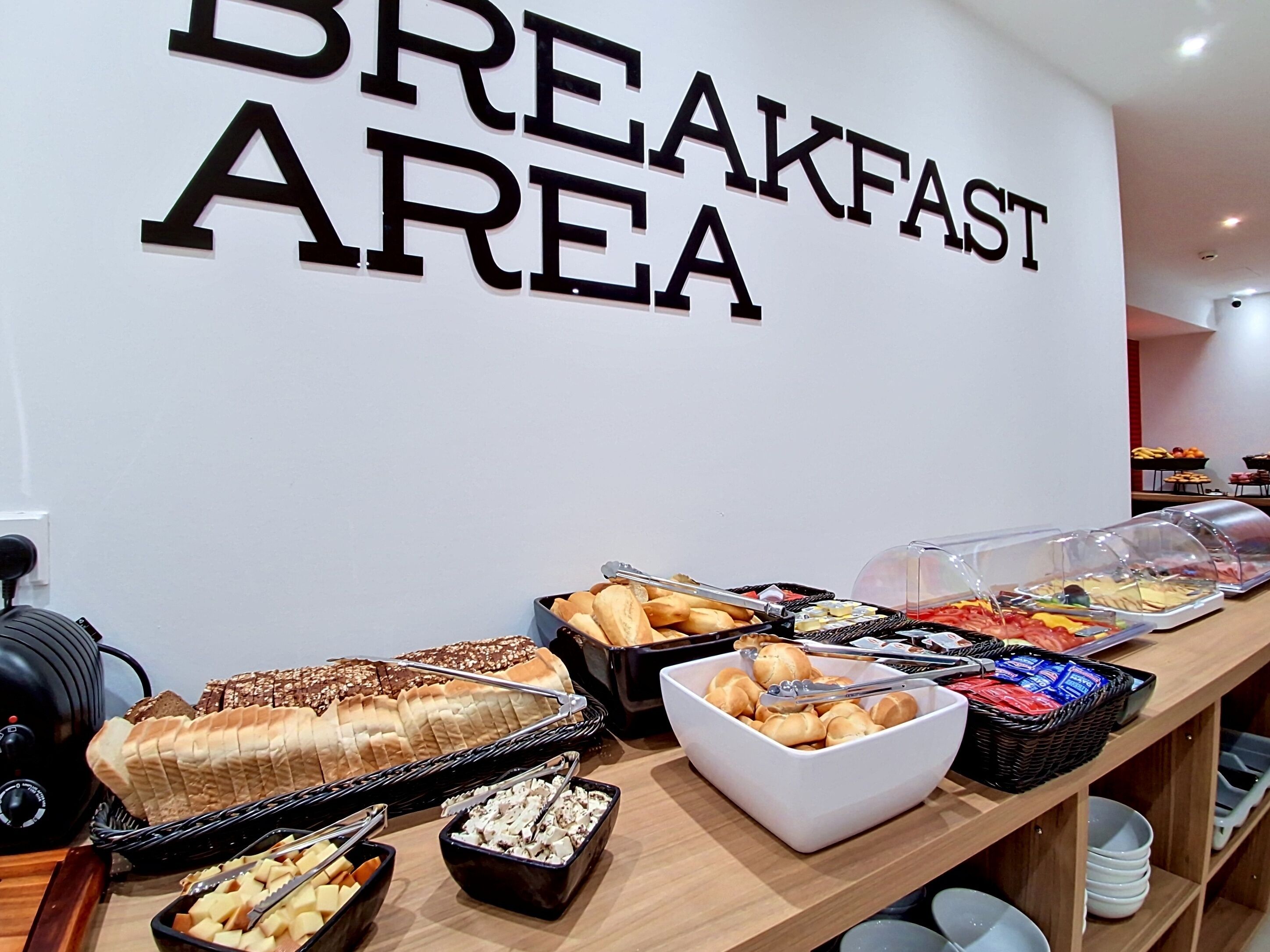 Free daily continental breakfast