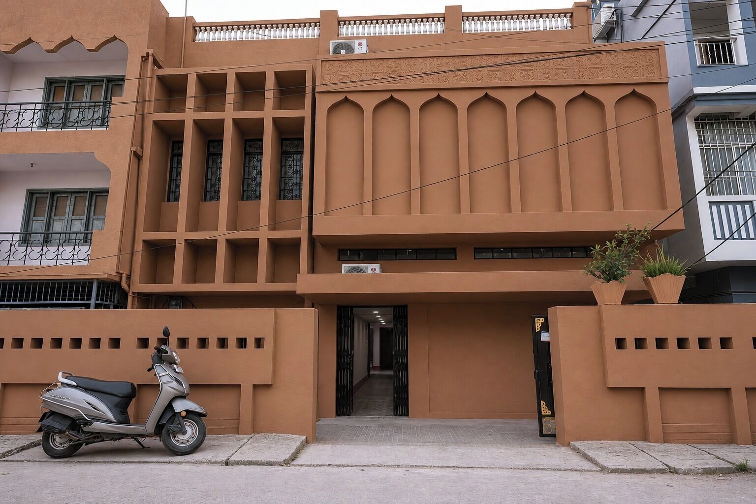 تفاصيل الفندق من الخارج