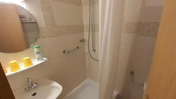 Single Room | Bathroom