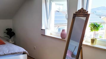1 habitación, acceso a internet y ropa de cama