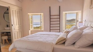 5 chambres, fer et planche à repasser, Wi-Fi, draps fournis