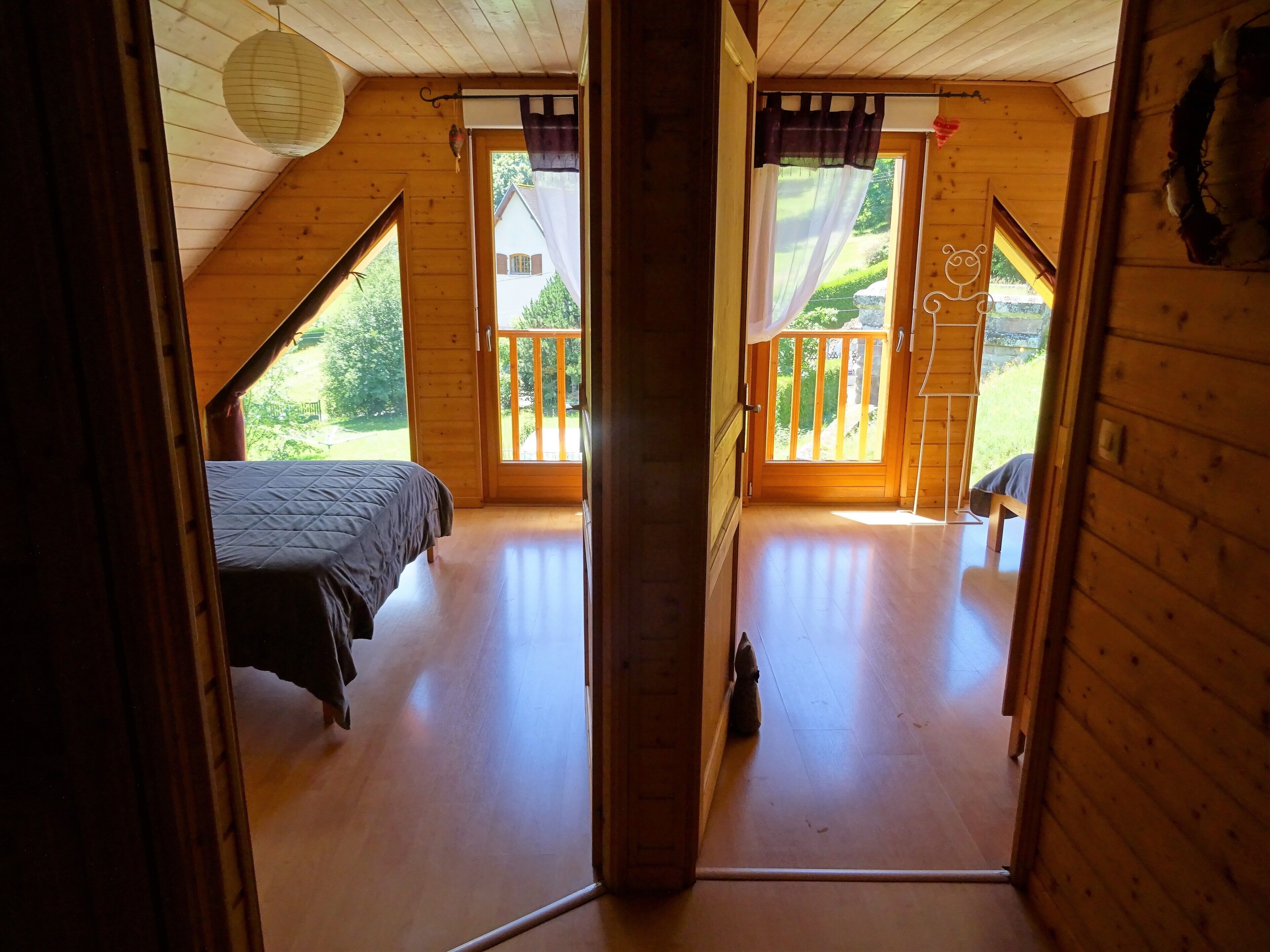 4 slaapkamers, een strijkplank/strijkijzer, wifi, beddengoed