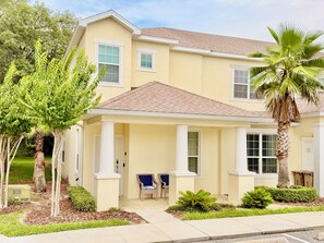 Exterior - Private Pool, Balcony & BBQ Area Short Walk to Clubhouse (Clermont)