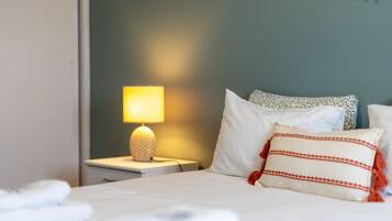Iron/ironing board, free WiFi, bed sheets
