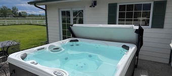 Escape to Montana - Ranch-Style Home with Hot Tub & Mountain Views