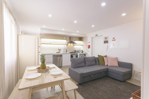Best Houses 102 - Hut Spot Peniche