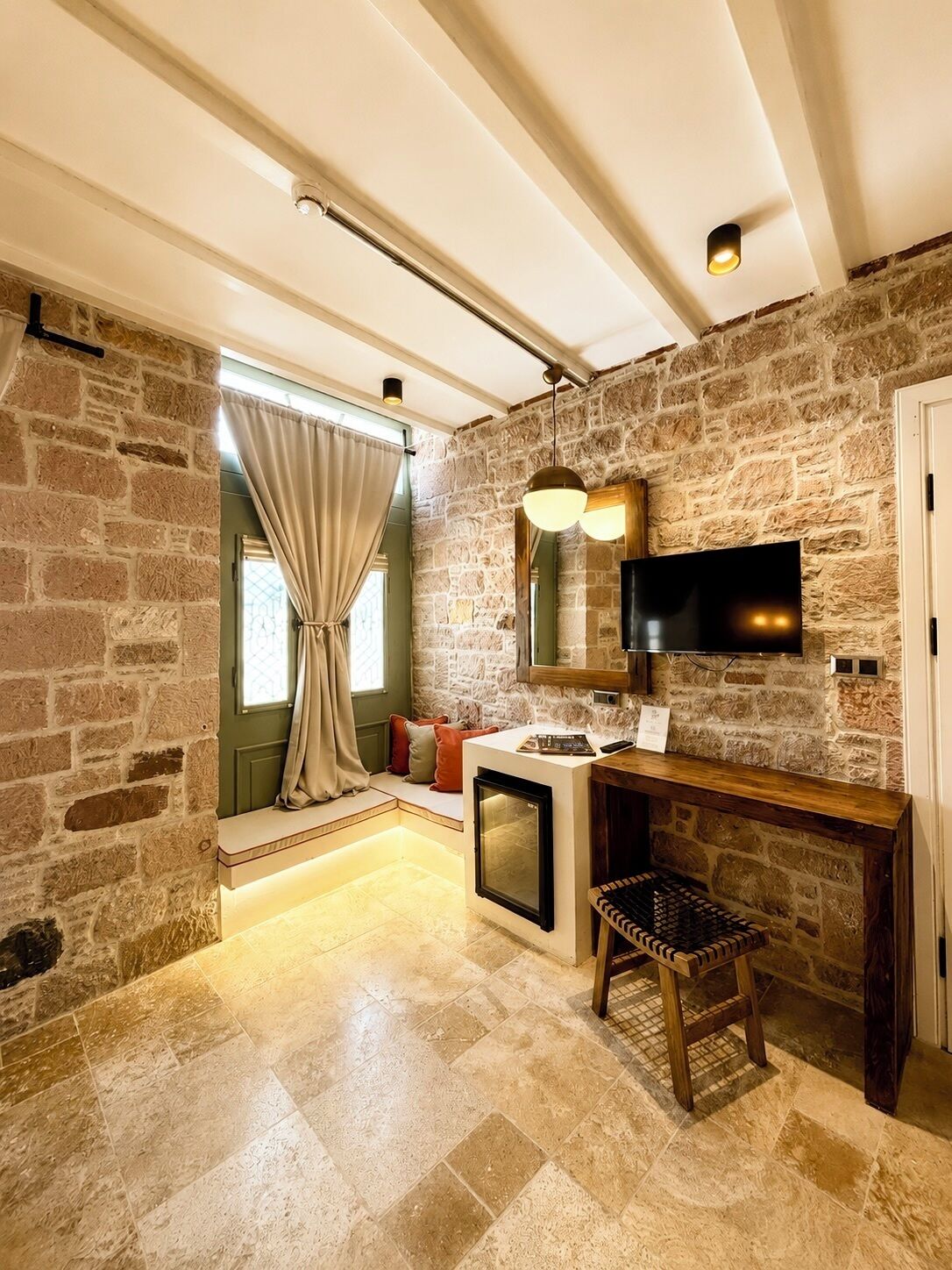 Deluxe Double Room | Free WiFi